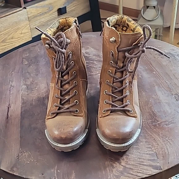 Fly London leather Heeled Lace Up Boots - Picture 2 of 6